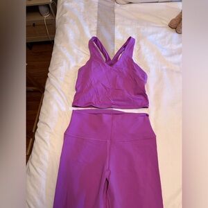 Alo matching yoga set! Sports bra top and leggings